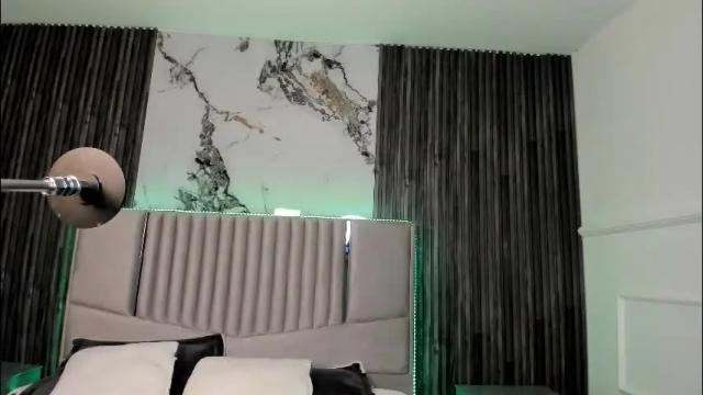 Image 3 of lolaangellx Stream on Chaturbate on 1 month ago