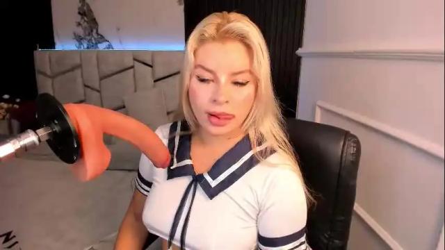 Image 12 of lolaangellx Stream on Chaturbate on 1 month ago