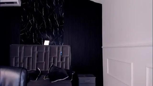 Image 2 of lolaangellx Stream on Chaturbate on 1 month ago