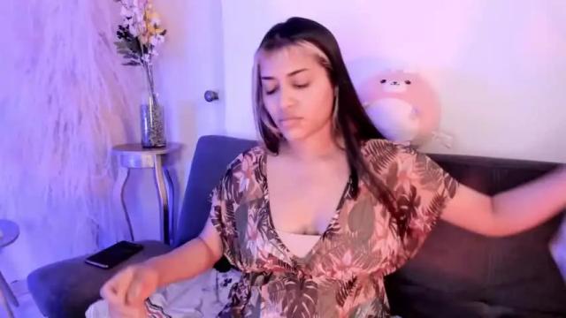 Image 3 of lolaasmith_21 Stream on Chaturbate on 13 months ago