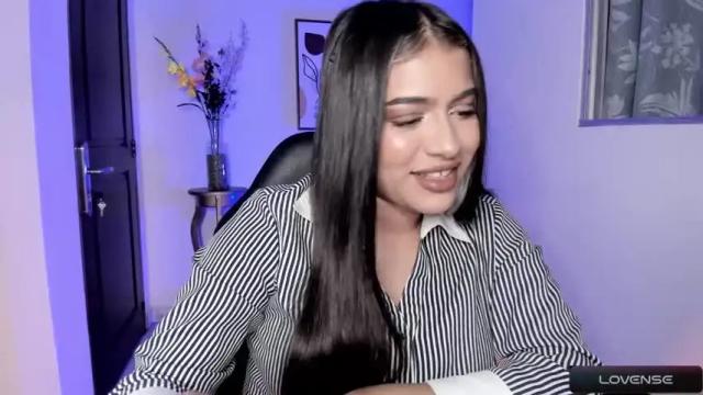 Image 3 of lolaasmith_21 Stream on Chaturbate on 13 months ago