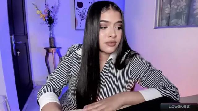 Image 4 of lolaasmith_21 Stream on Chaturbate on 13 months ago
