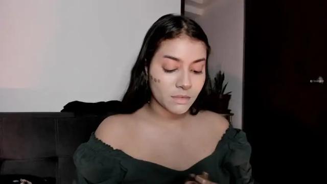 Image 2 of lolaasmith_21 Stream on Chaturbate on 13 months ago