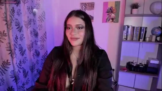 Image 2 of lolaasmith_21 Stream on Chaturbate on 24 days ago