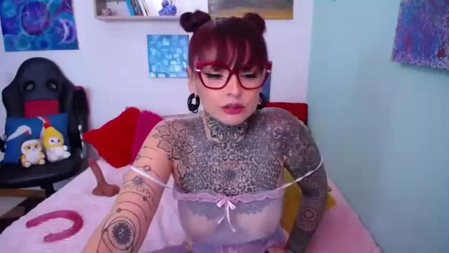 Image 3 of lolabrouse__ Stream on Chaturbate on 14 months ago