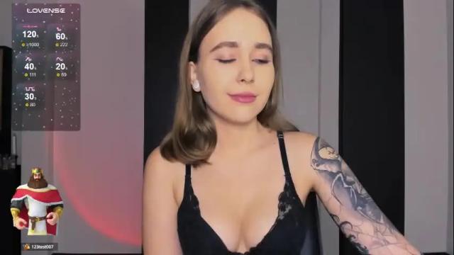 Image 4 of lolabunnyz Stream on Chaturbate on 3 months ago