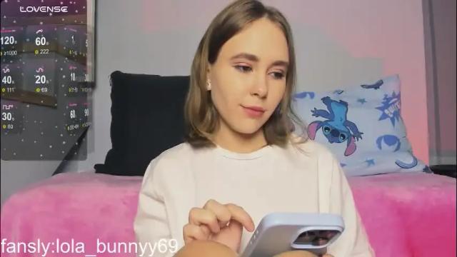 Image 3 of lolabunnyz Stream on Chaturbate on 3 days ago
