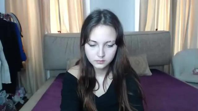 Image 8 of lolachain Stream on Chaturbate on 13 months ago
