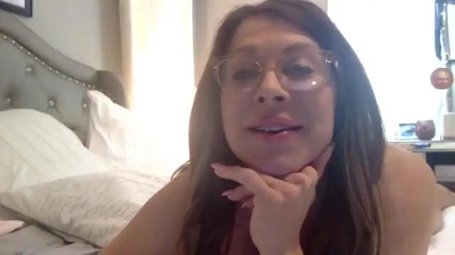 Image 6 of loladewy Stream on Chaturbate on 12 months ago