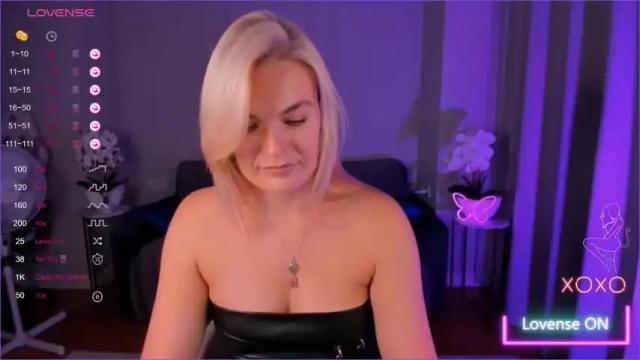Image 2 of lolagoldfish Stream on Chaturbate on 19 months ago