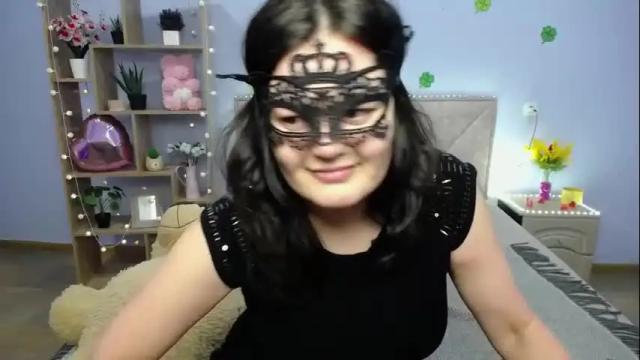Image 2 of lolahikls Stream on Chaturbate on 2 months ago