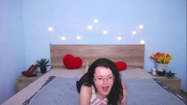 Image 10 of lolahikls Stream on Chaturbate on 1 month ago