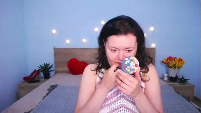 Image 3 of lolahikls Stream on Chaturbate on 1 month ago