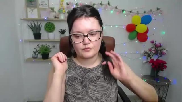 Image 6 of lolahikls Stream on Chaturbate on 1 month ago