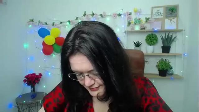Image 10 of lolahikls Stream on Chaturbate on 1 month ago