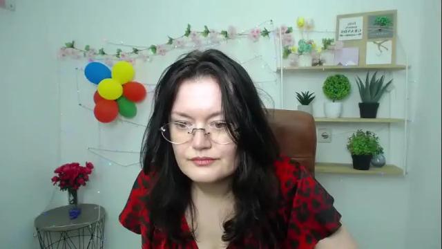 Image 12 of lolahikls Stream on Chaturbate on 1 month ago