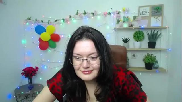 Image 8 of lolahikls Stream on Chaturbate on 1 month ago