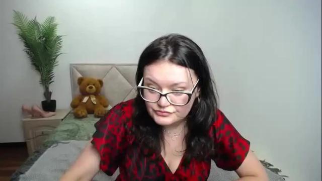 Image 10 of lolahikls Stream on Chaturbate on 13 days ago