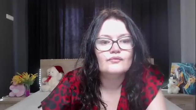 Image 3 of lolahikls Stream on Chaturbate on 9 days ago