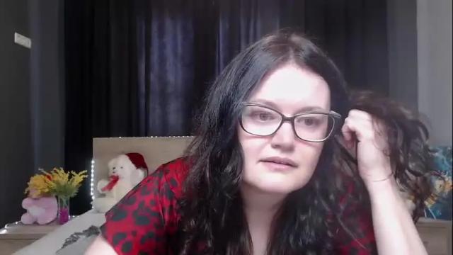 Image 4 of lolahikls Stream on Chaturbate on 9 days ago