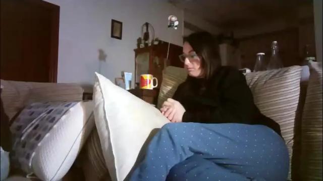 Image 7 of lolahueso Stream on Chaturbate on 16 days ago