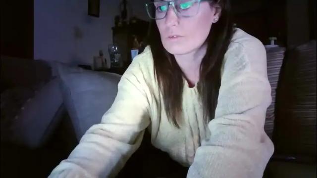 Image 6 of lolahueso Stream on Chaturbate on 15 days ago