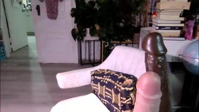 Image 2 of lolalustful Stream on Chaturbate on 1 month ago