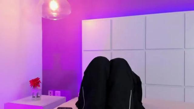 Image 11 of lolamustaine Stream on Chaturbate on 14 months ago
