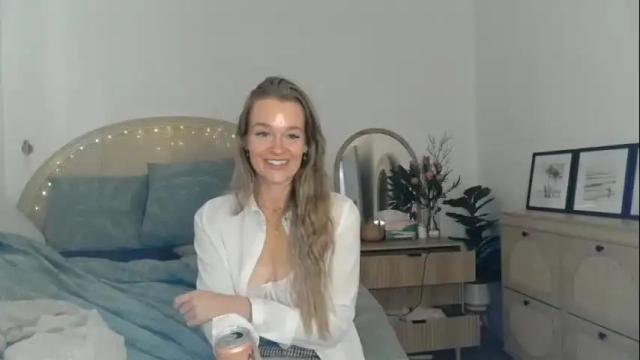Image 8 of lolaoohlala Stream on Chaturbate on 15 days ago