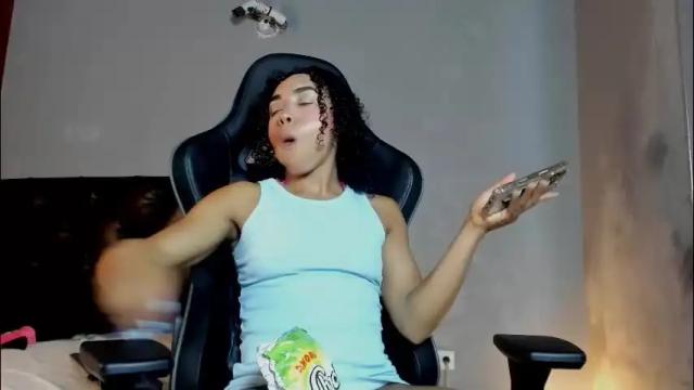 Image 2 of lolareyes1 Stream on Chaturbate on 1 month ago