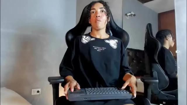 Image 2 of lolareyes1 Stream on Chaturbate on 1 month ago