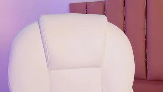 Image 6 of lolarose01 Stream on Chaturbate on 18 months ago