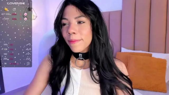 Image 2 of lolarose01 Stream on Chaturbate on 17 months ago