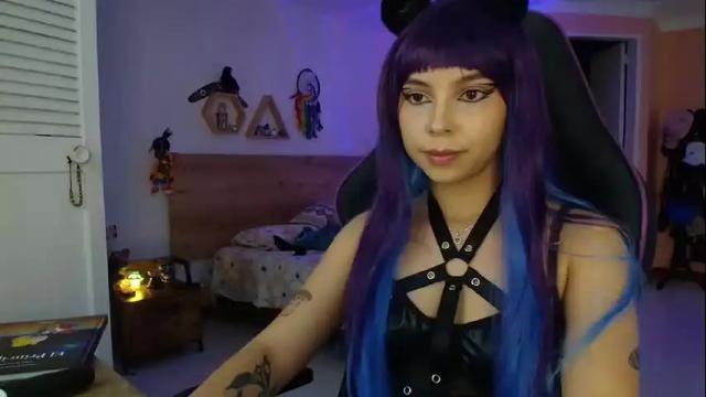 Image 2 of lolaverse Stream on Chaturbate on 2 months ago