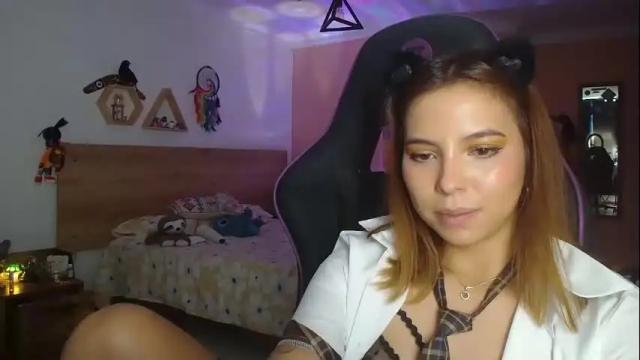 Image 12 of lolaverse Stream on Chaturbate on 1 month ago