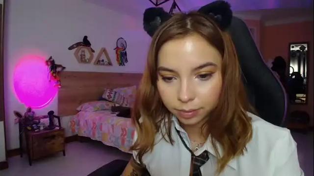 Image 4 of lolaverse Stream on Chaturbate on 25 days ago