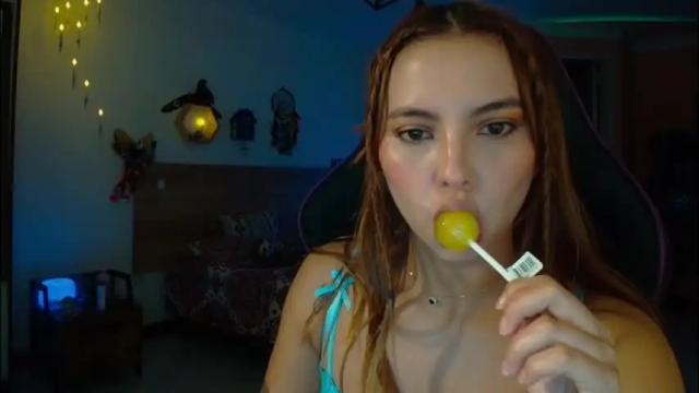 Image 2 of lolaverse Stream on Chaturbate on 1 month ago