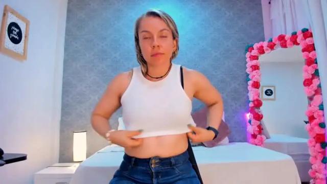 Image 6 of lolawinx_ Stream on Chaturbate on 14 months ago