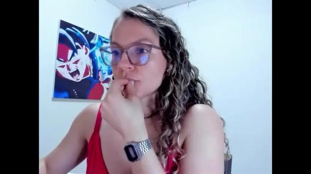 Image 2 of lolawinx_ Stream on Chaturbate on 1 month ago