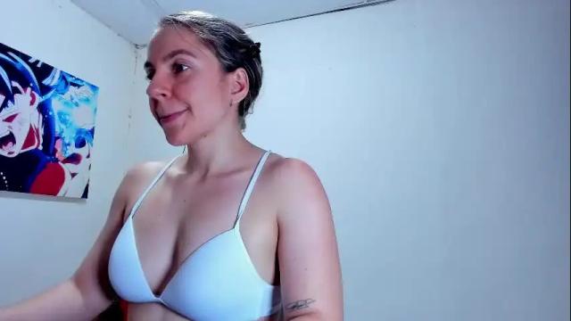 Image 4 of lolawinx_ Stream on Chaturbate on 1 month ago