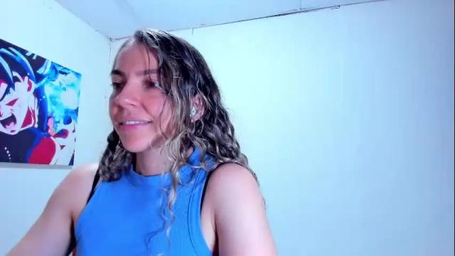 Image 6 of lolawinx_ Stream on Chaturbate on 27 days ago