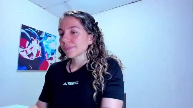 Image 8 of lolawinx_ Stream on Chaturbate on 24 days ago