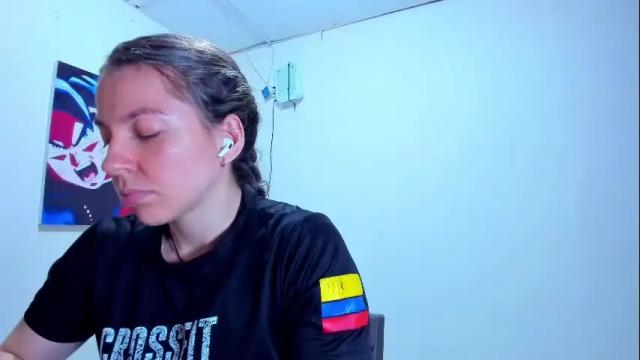 Image 4 of lolawinx_ Stream on Chaturbate on 22 days ago