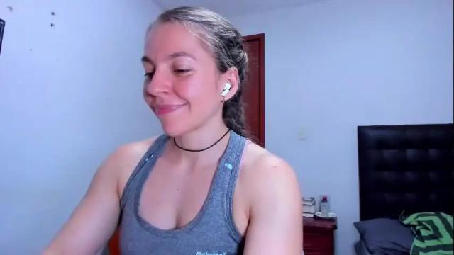 Image 6 of lolawinx_ Stream on Chaturbate on 9 days ago