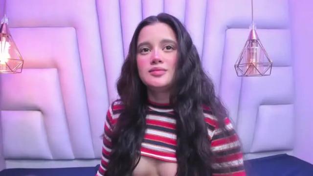 Image 2 of lolcute_ Stream on Chaturbate on 23 months ago