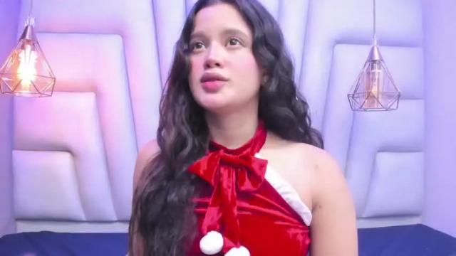 Image 10 of lolcute_ Stream on Chaturbate on 23 months ago