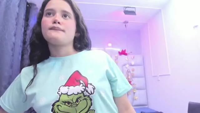 Image 2 of lolcute_ Stream on Chaturbate on 22 months ago