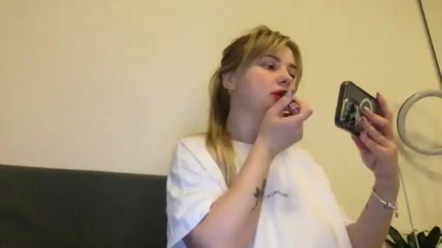 Image 4 of lolli_joli Stream on Chaturbate on 22 months ago