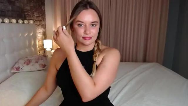 Image 2 of lollidoli__ Stream on Chaturbate on 1 month ago