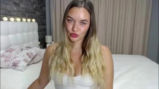 Image 2 of lollidoli__ Stream on Chaturbate on 28 days ago